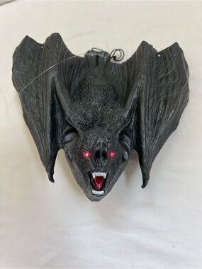 Hanging Vampire Bat Black Red Eye Lights Up Prop Halloween Take One 2005 Vintage